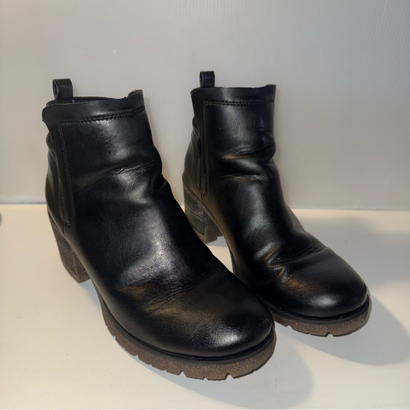 Korks Shoes - Korks Elsie Black Leather Chelsea Ankle Women’s Block Heel Boots Size:8.5
